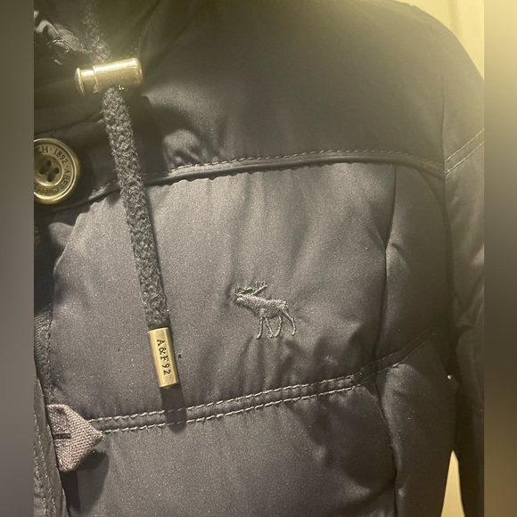 Abercrombie and Fitch Puffer Jacket - Picture 2 of 7